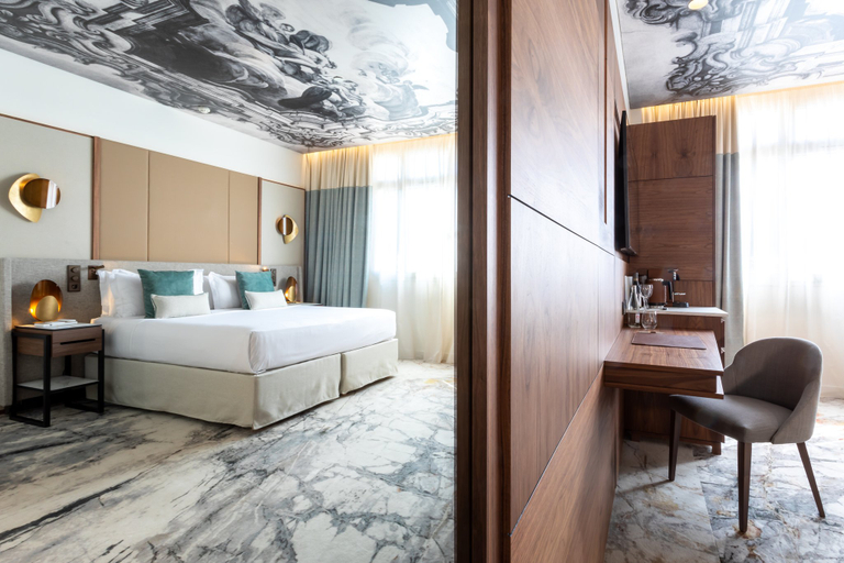 Bedroom 4, InterContinental Hotels PARIS - CHAMPS-ELYS�ES ETOILE by IHG, Paris