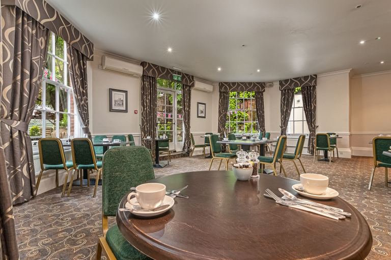 Food & Drinks 4, Mercure White Hart Hotel Salisbury and Apartments, Wiltshire
