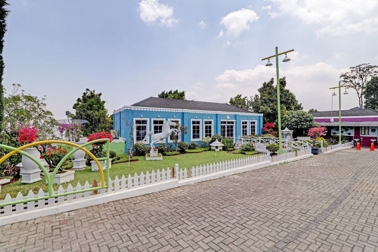 Exterior & Views 2, Collection O 90617 Rumah Oma Opa Syariah, Bandung
