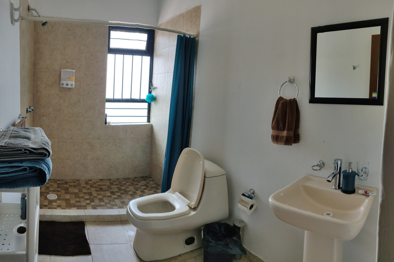 Bathroom 4, Casa Paseo Alcalde, Guadalajara