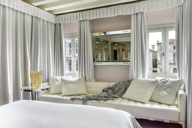 Bedroom 3, Palazzina Grassi, Venezia