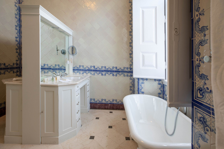 Bathroom 5, Estoril Vintage Hotel, Cascais
