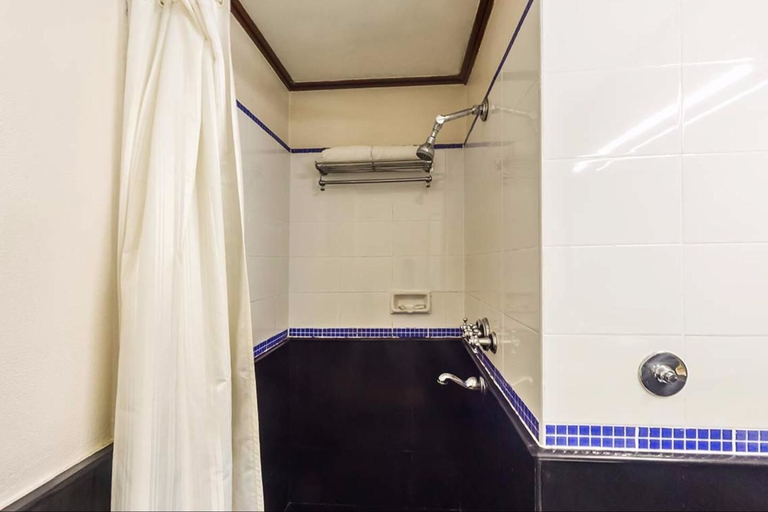 Bathroom 4, Grand Hotel, Ernakulam