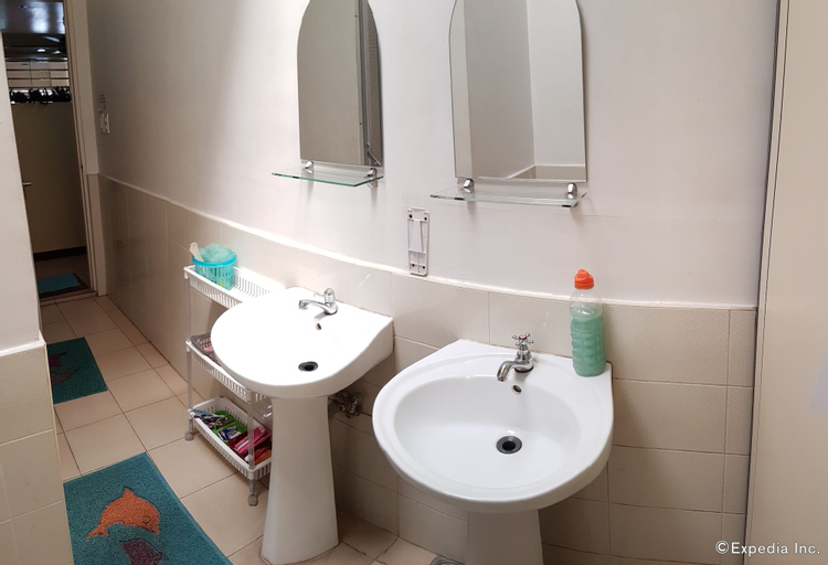 Bathroom 17