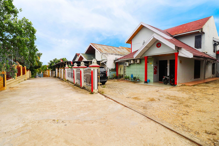 Exterior & Views 1, OYO 91607 Steze Guest House Syariah, Jambi