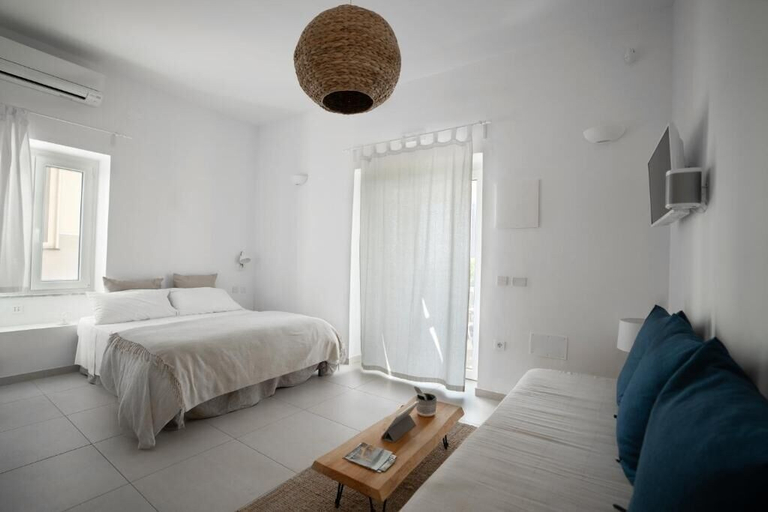 Bedroom 3, Break For Two, Salerno
