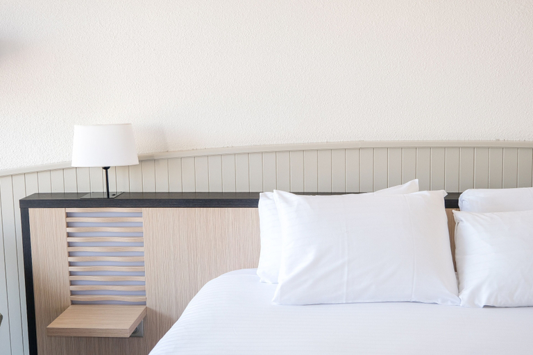 Bedroom 3, Hôtel & Spa - Thalazur Antibes, Alpes-Maritimes