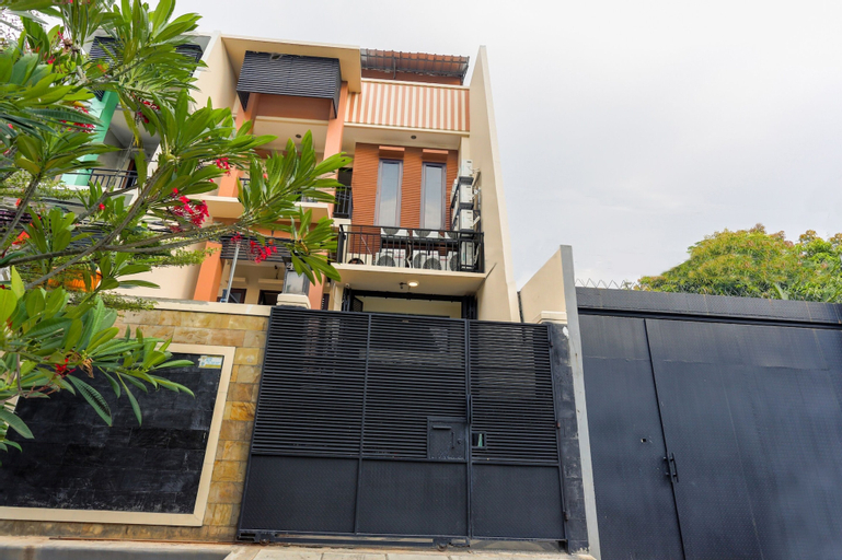Exterior & Views 2, OYO 3109 Point Inn, West Jakarta