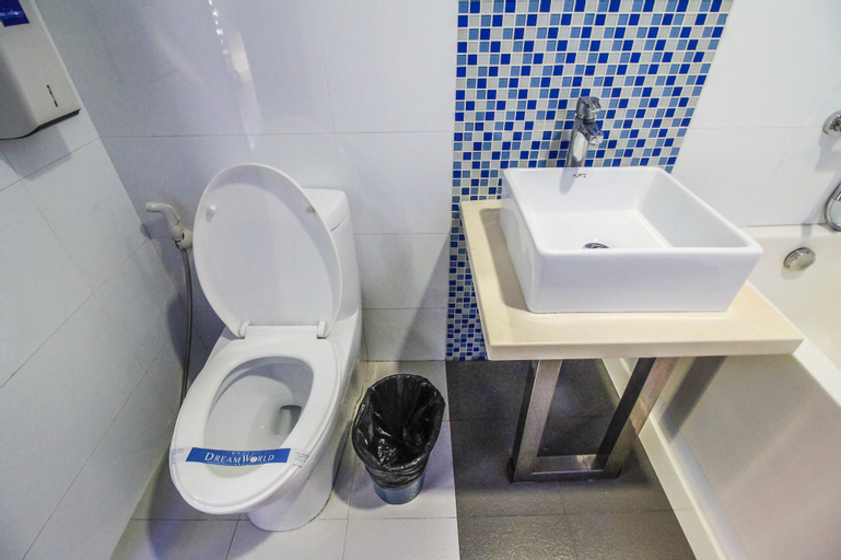 Bathroom 9