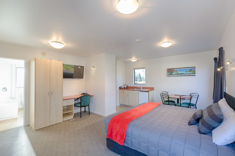 Bedroom 2, Bella Vista Motel Te Anau, Southland