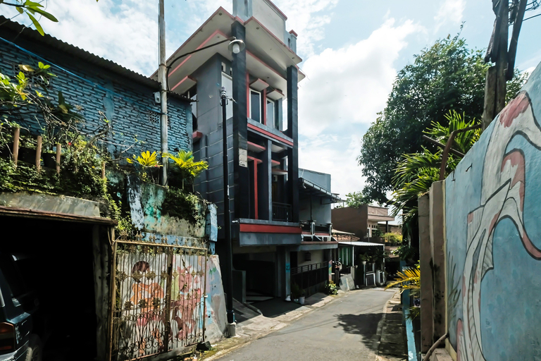 Exterior & Views 2, SPOT ON 92258 Kostel 21 Syariah, Semarang