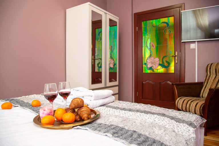 Room 5, Maya's 45, Gdańsk City