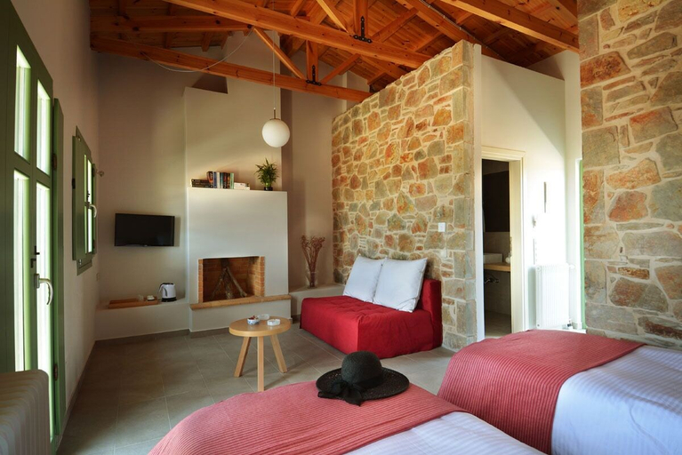 Bedroom 2, Foresta in Medias Mores, Peloponnese
