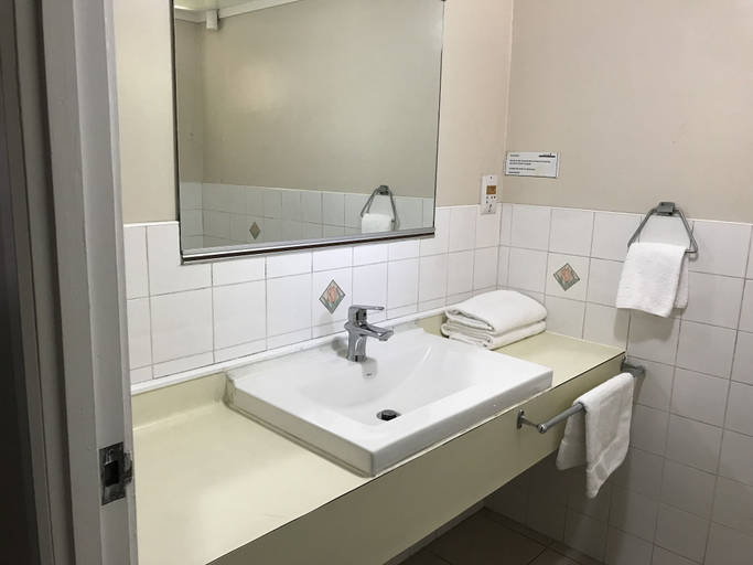 Bathroom 4, Ascot Epsom Motel, Waitakere
