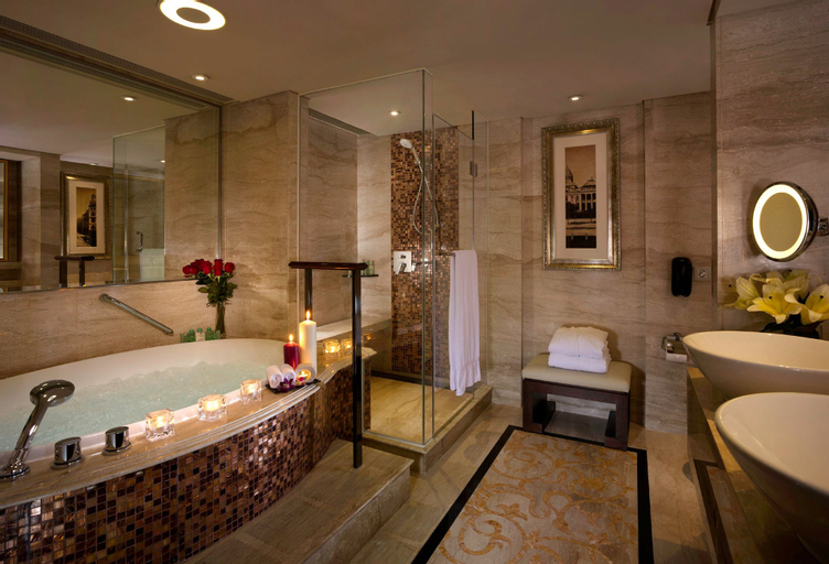 Bedroom 5, InterContinental Hotels GRAND STANFORD HONG KONG, Kowloon