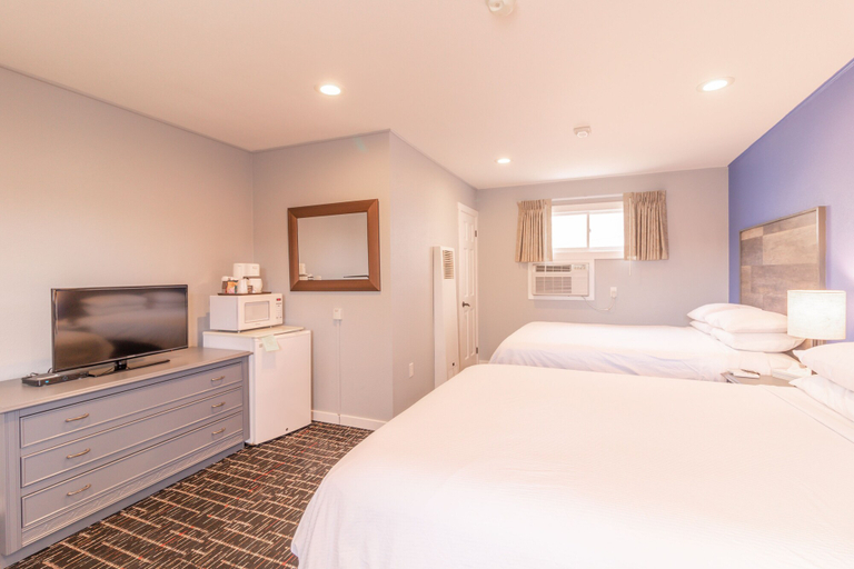 Bedroom 4, Coyote Mountain Lodge, Larimer