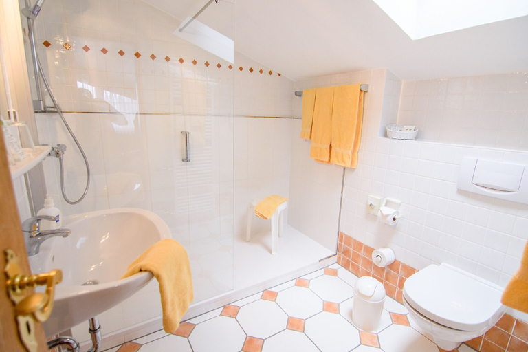 Bathroom 4, Sporthotel Zum Hohen Eimberg, Waldeck-Frankenberg