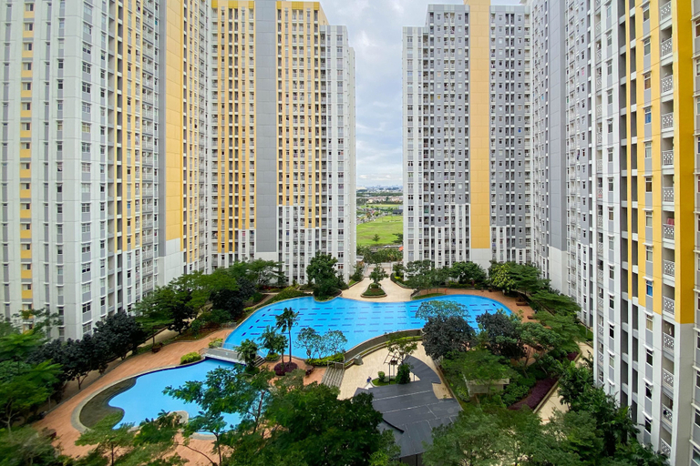 Exterior & Views 2, Comfort And Elegant 4Br Combined At Springlake Summarecon Bekasi Apartment, Bekasi