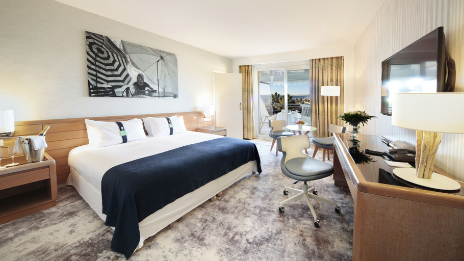 Bedroom 4, Holiday Inn Nice-Port St Laurent by IHG, Alpes-Maritimes