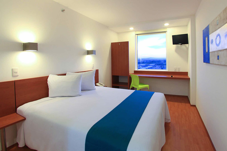 Bedroom 3, One Querétaro Aeropuerto Hotel, Pedro Escobedo