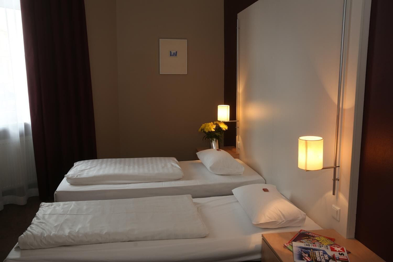 Bedroom 4, Hotel Columbus, Frankfurt am Main