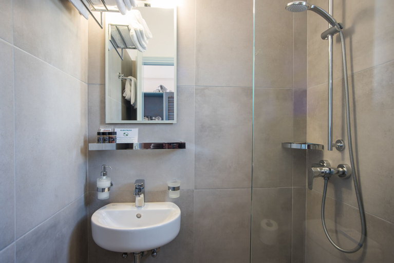 Bathroom 5, Pnoi Hotel, South Aegean