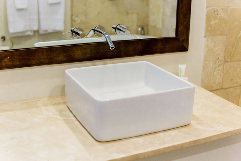 Bathroom 4, Hillside Boutique Hotel, Medina
