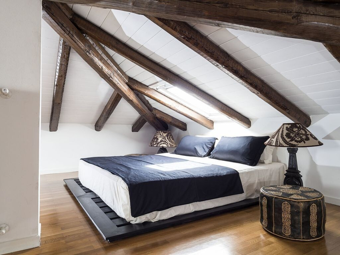 Bedroom 3, Profumo d'Oriente, Syracuse