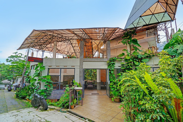 Exterior & Views 1, Super OYO Capital O 91810 Hotel Balebat 2, Bandung