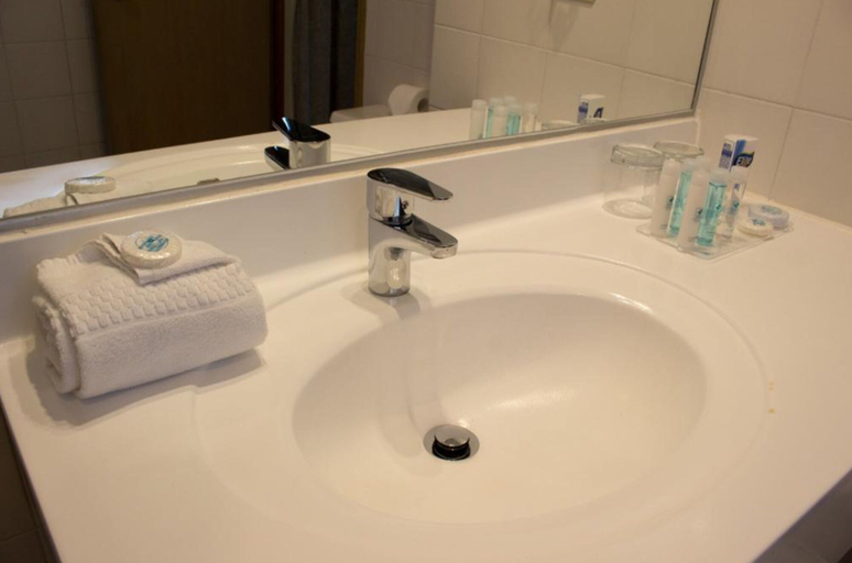 Bathroom 4, LRH Viña del Mar and Convention Center, Valparaíso