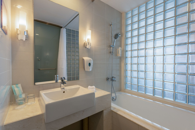 Bathroom 4, Holiday Inn Express TIANJIN HEPING by IHG, Tianjin