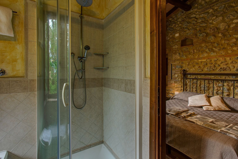 Bathroom 4, Casanova di Pescille, Siena