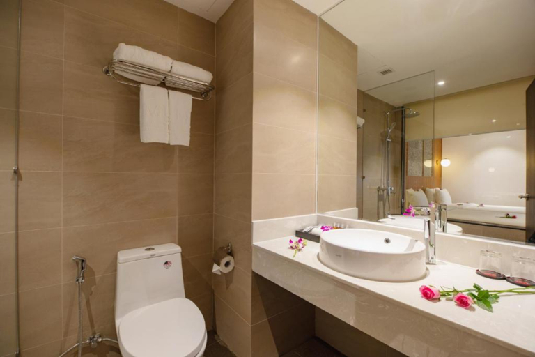 Bathroom 4, Majestic Premium Hotel, Nha Trang