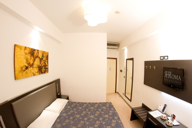 Bedroom 3, Hotel Roma, Trieste