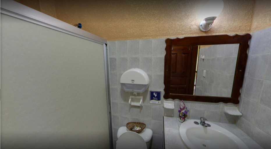 Bathroom 4, Hotel Plaza, Ticul