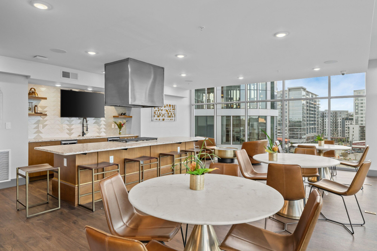 Food & Drinks, Beverly Hills Penthouse Suite, Davidson