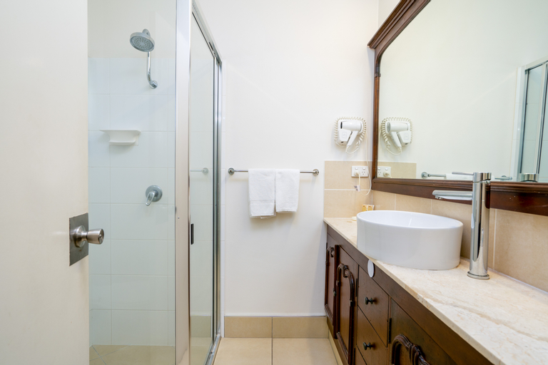 Bathroom 4