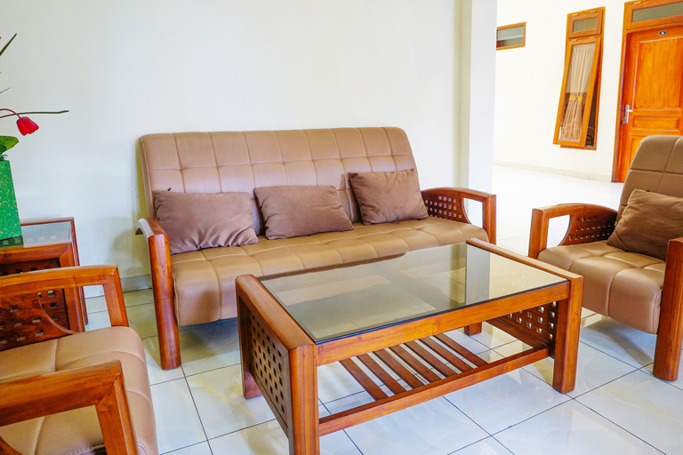 Public Area 5, OYO Flagship 90723 Berlima Guest House Syariah, Malang