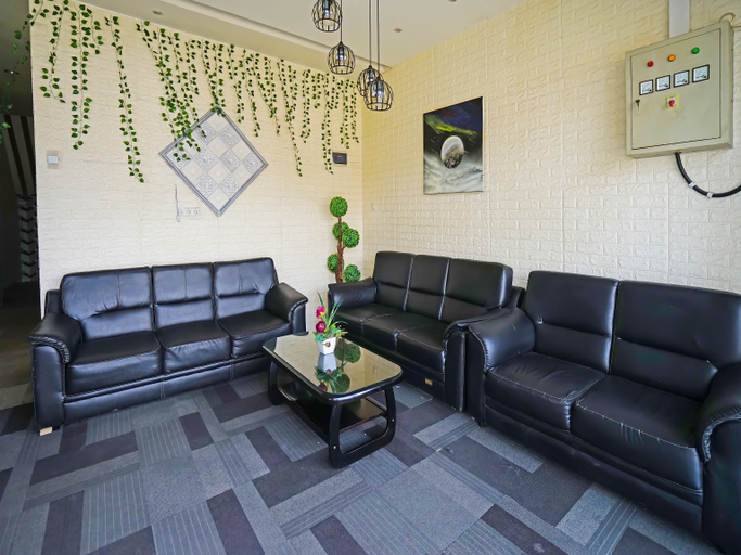 Public Area 2, Oyo 91742 Ivy Hotel, Pekanbaru