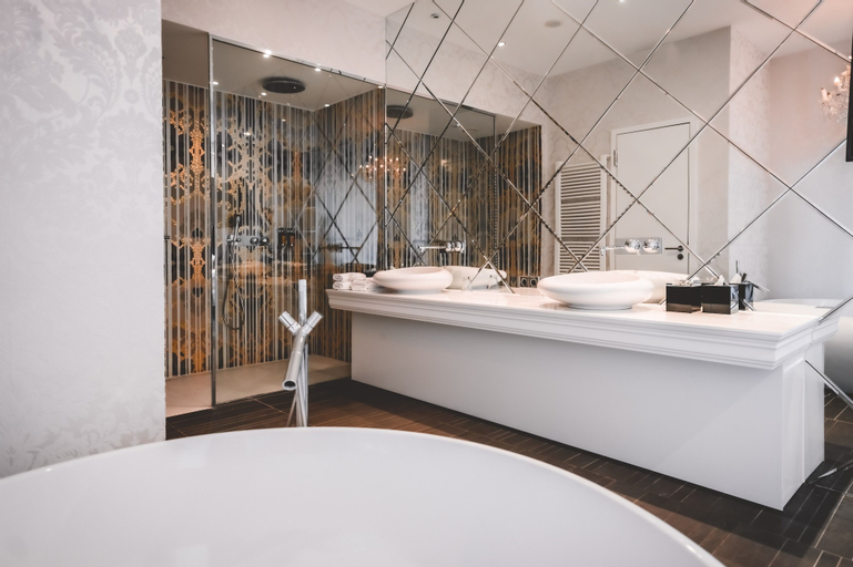 Bathroom 4