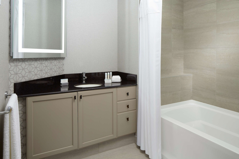 Bathroom 4, Homewood Suites by Hilton Mont-Tremblant Resort, Les Laurentides