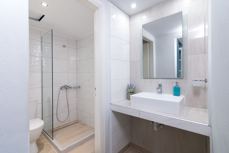 Bathroom 5, Domus Alta, Ionian Islands