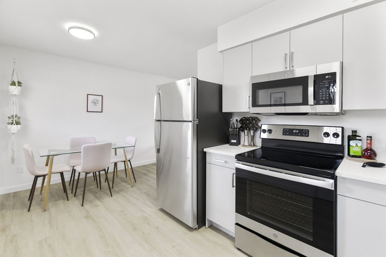 Others 5, Contemporary Condo in Central Biltmore, Maricopa