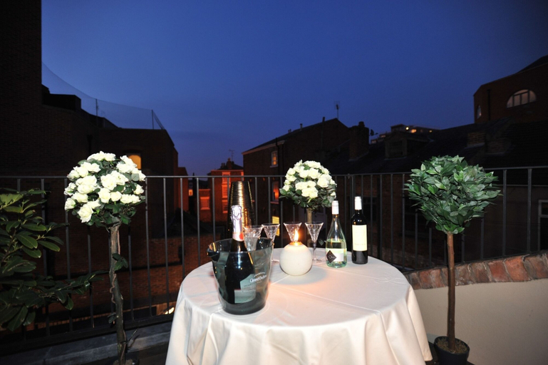 Food & Drinks 5, Chester Apartments, Cheshire West and Chester