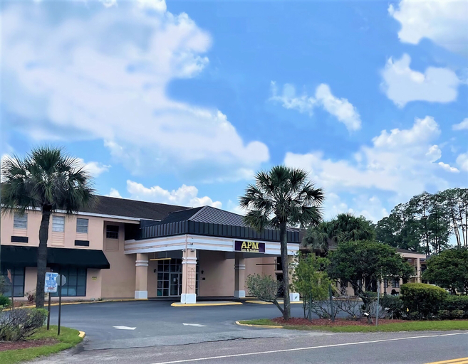 Exterior & Views 2, Apm Inn and Suite, Duval