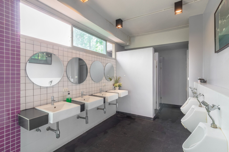 Bathroom 4