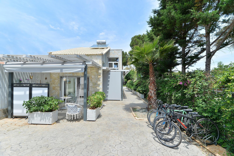 Exterior & Views 2, Alekos Suites, Free 24H Transportation To Airport, Attica