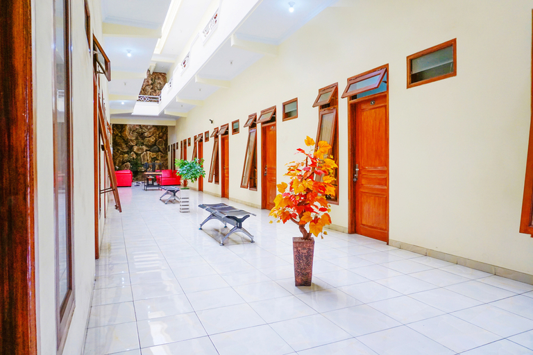 Others 3, OYO Flagship 90723 Berlima Guest House Syariah, Malang