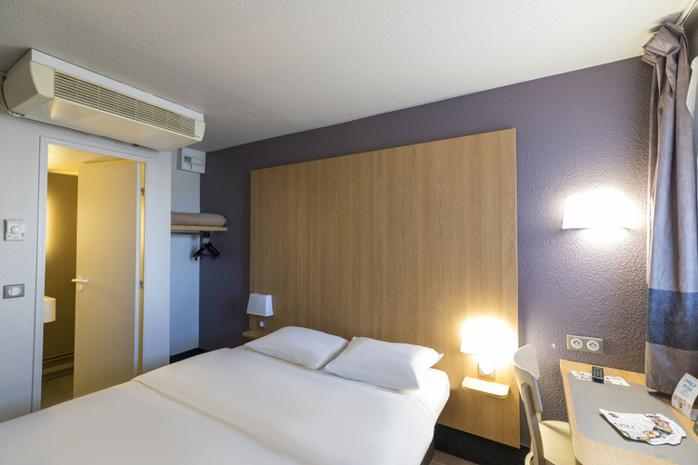 Bedroom 2, B&B HOTEL Auxerre Bourgogne, Yonne