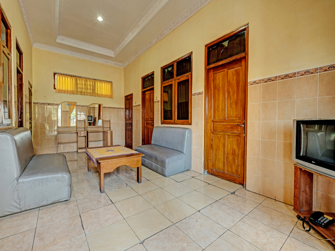 Public Area 4, Spot On 91677 Hotel Citra Dewi 3, Semarang